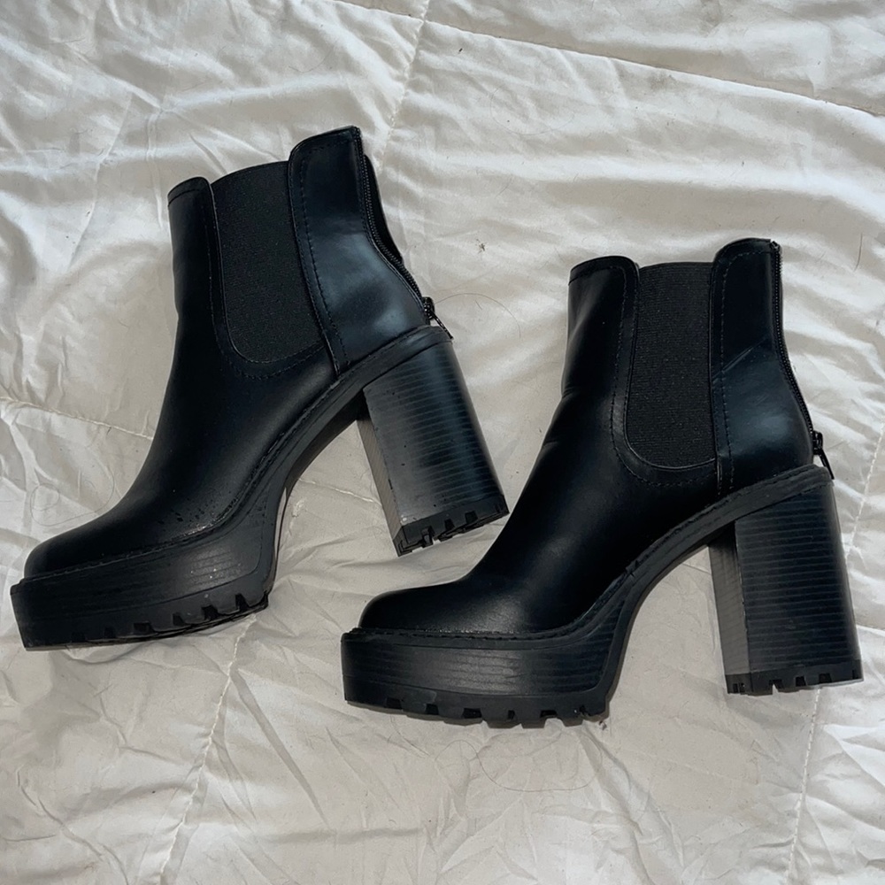 NEW Steve Madden Black Boots